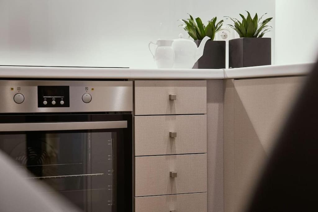 Viola Comfort Suite Athens Luaran gambar